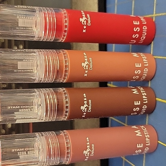 Italia Deluxe Mousse Matte Liquid Lipsticks Set of 4 - Picture 1 of 2